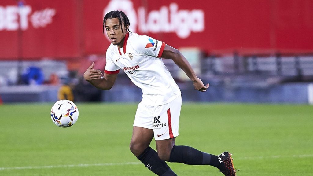 Барселона предлага играчи, за да убеди Севиля да пусне Кунде