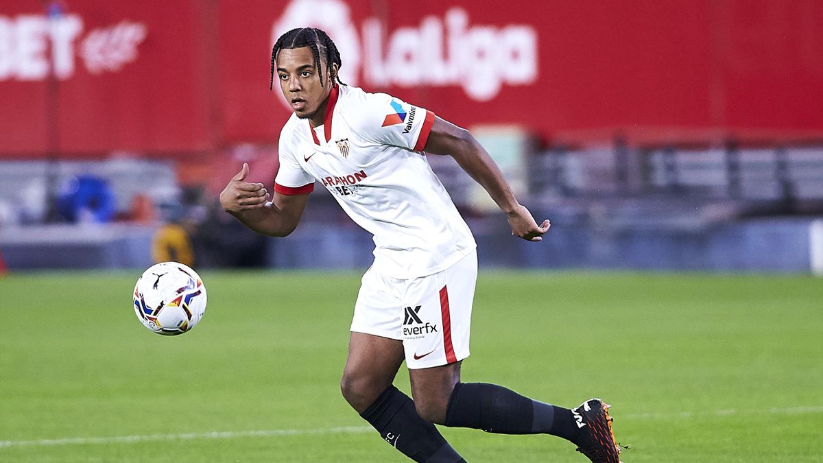 Барселона предлага играчи, за да убеди Севиля да пусне Кунде width=