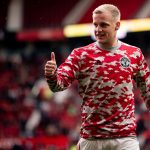 “Червените дяволи” пращат Дони ван де Беек във Франция