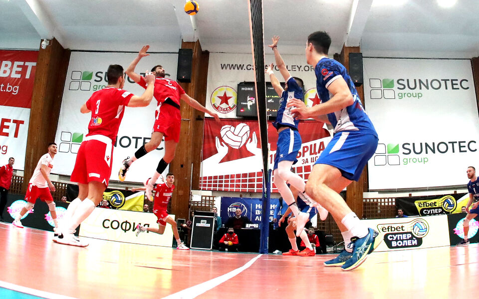 ЦСКА с петсетова победа над Левски