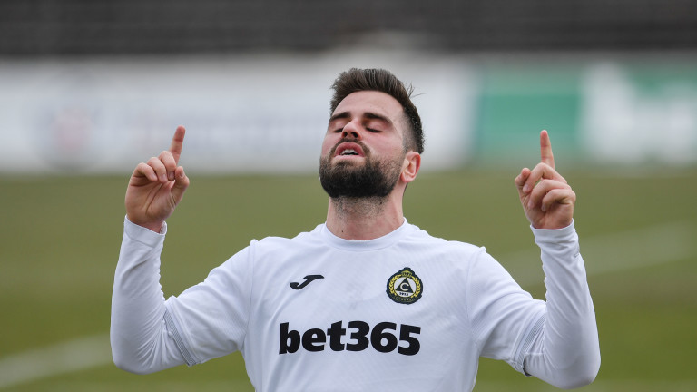 Доскорошен играч на Славия пропадна до втора дивизия на Дания width=