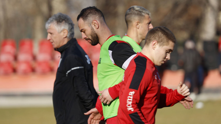 Локомотив София предлага договор на Славчев, той иска в чужбина width=