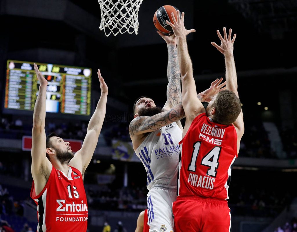 Александър Везенков с нов силен мач при поражение от Реал Мадрид