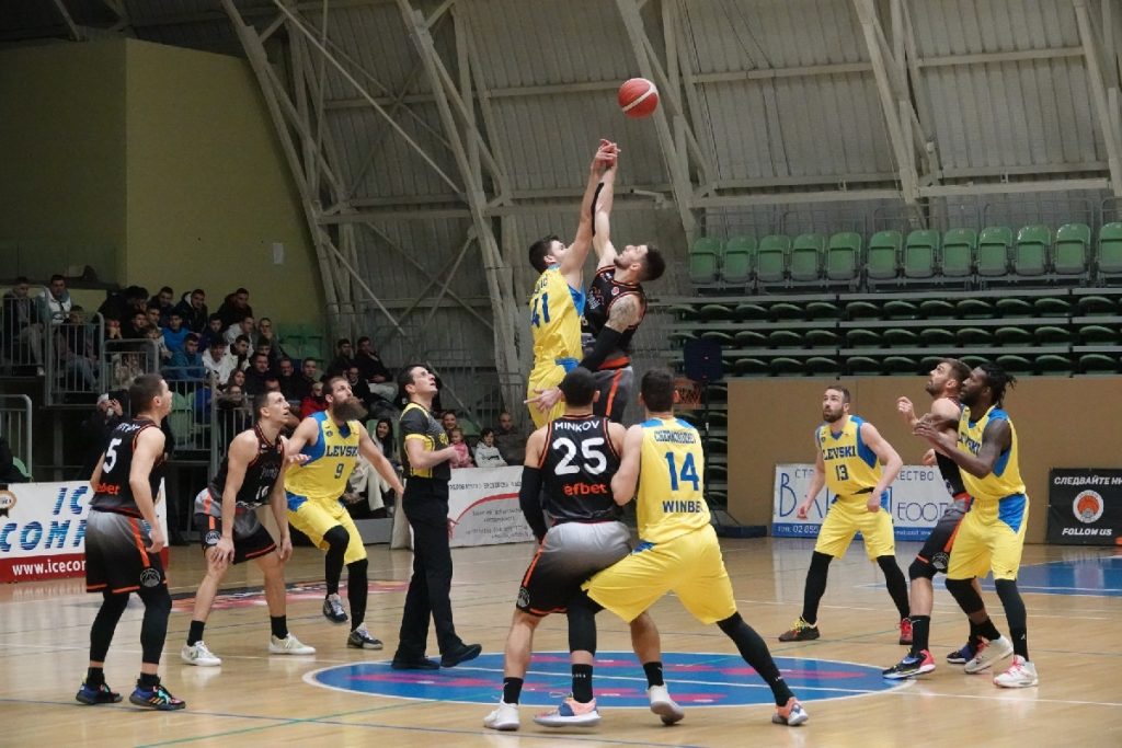 Академик Пловдив победи Левски и вече е четвърти в подреждането