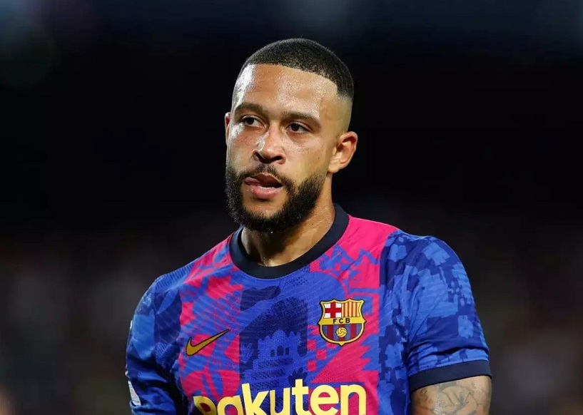 Нюкасъл готви оферта за Мемфис Депай