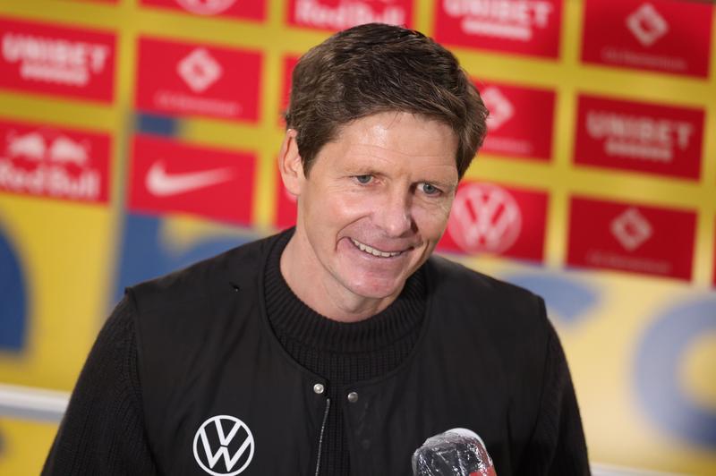 Гласнер: Искаме полуфинал, не трябва да се възхищаваме на Барса