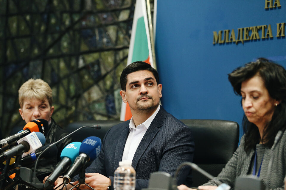 Радостин Василев вече отговорил на ФИФА и УЕФА width=