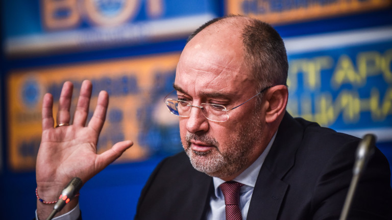 Величков: Изхвърлям Михайлов от достъп до всички стадиони