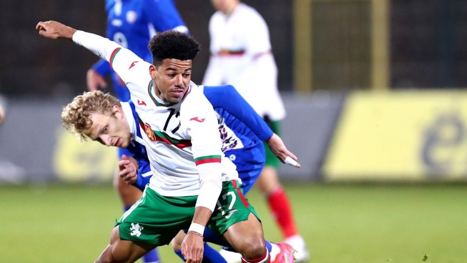 Младежите ни със страхотна игра и хикс срещу силната Нидерландия