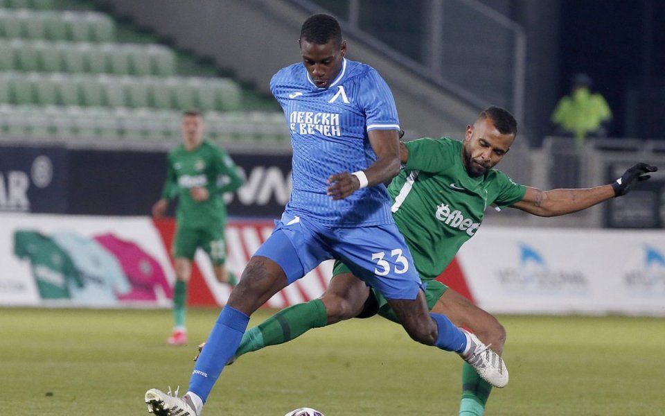 Защитник на Левски очаква труден мач срещу Франция