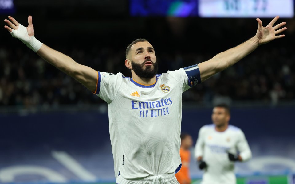 Бензема показа лидерските си качества в тежък момент за Реал width=