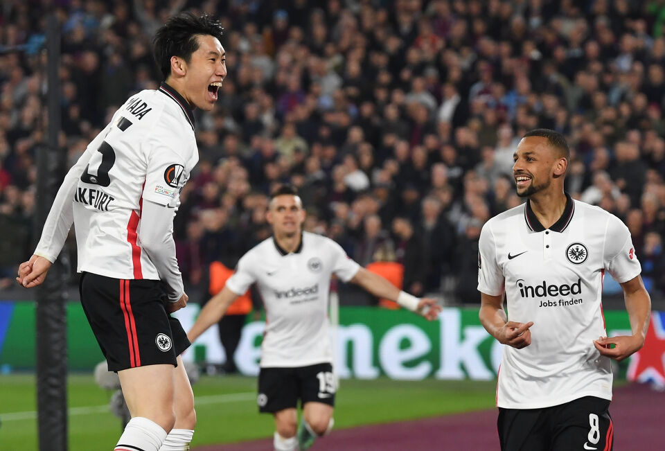 Айнтрахт направи голяма крачка към финала