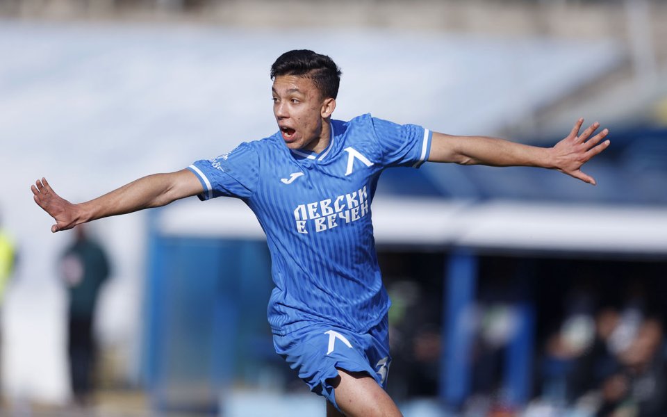 Филип Кръстев пропусна тренировката на Левски