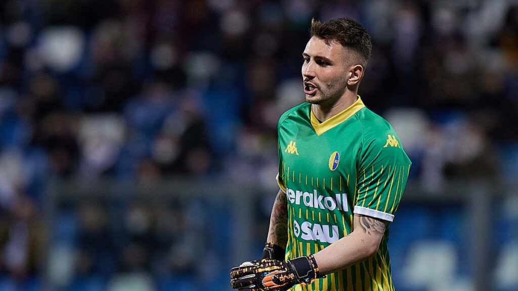 Модена гледа към Серия Б след вратарски гол – от 80 метра!