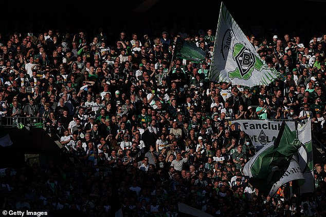 Украйна играе контрола с Борусия