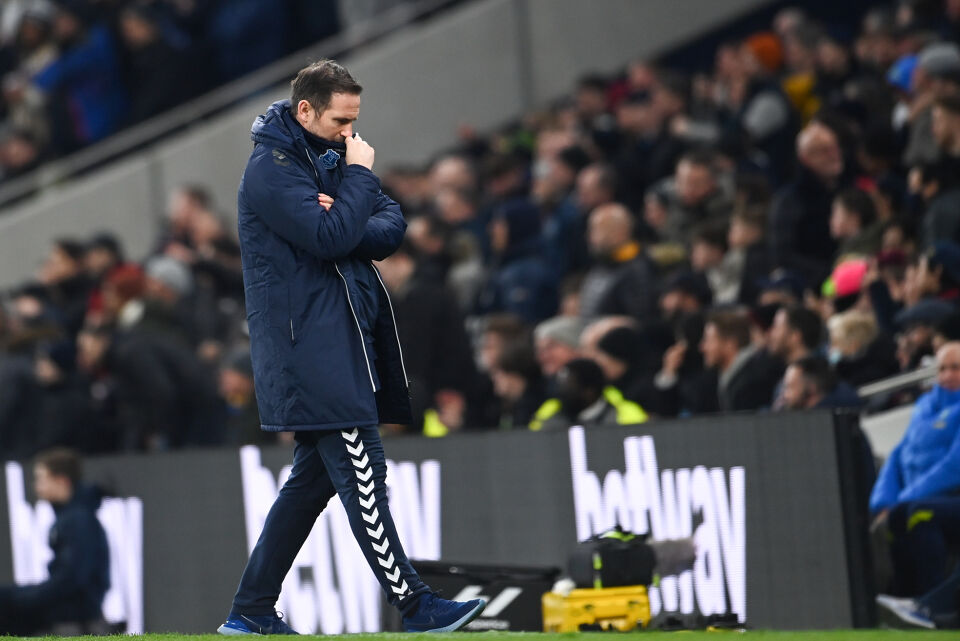 Лампард по-спокоен: Настроението в Евертън се повдигна width=