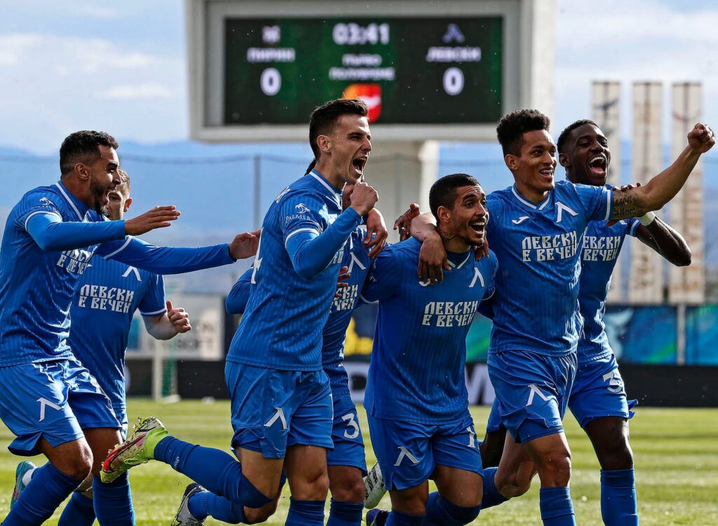 Цунами се похвали с нова прическа, но феновете се усъмниха