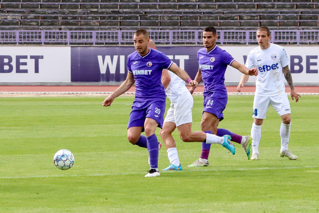 Етър пребори Марица с 2:0, шансовете за Първа лига са живи