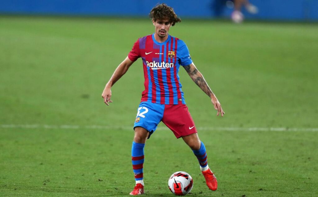 Алекс Коядо има желание да напусне Барселона