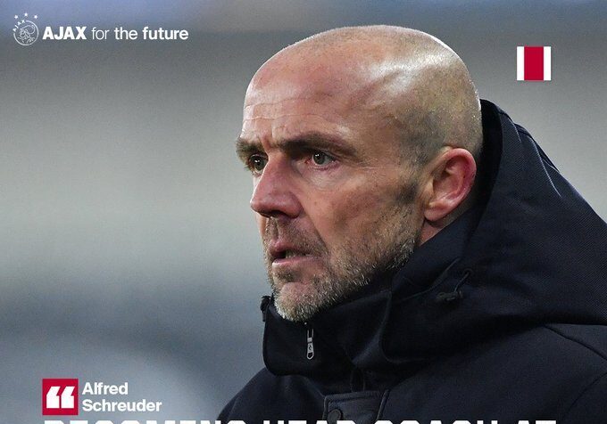 Аякс смени Тен Хаг с бивш негов асистент