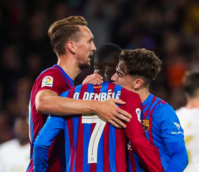 Барса закри сезона с победа в исторически мач в Сидни