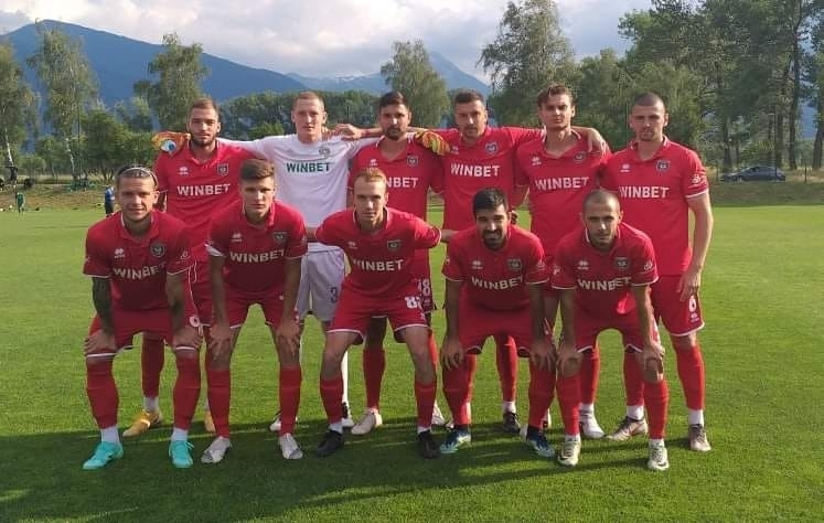 Ботев (Враца) на бараж след победа в Благоевград