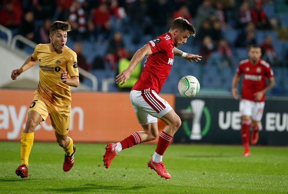 Греъм Кери официализира преминаването си в шотландски клуб