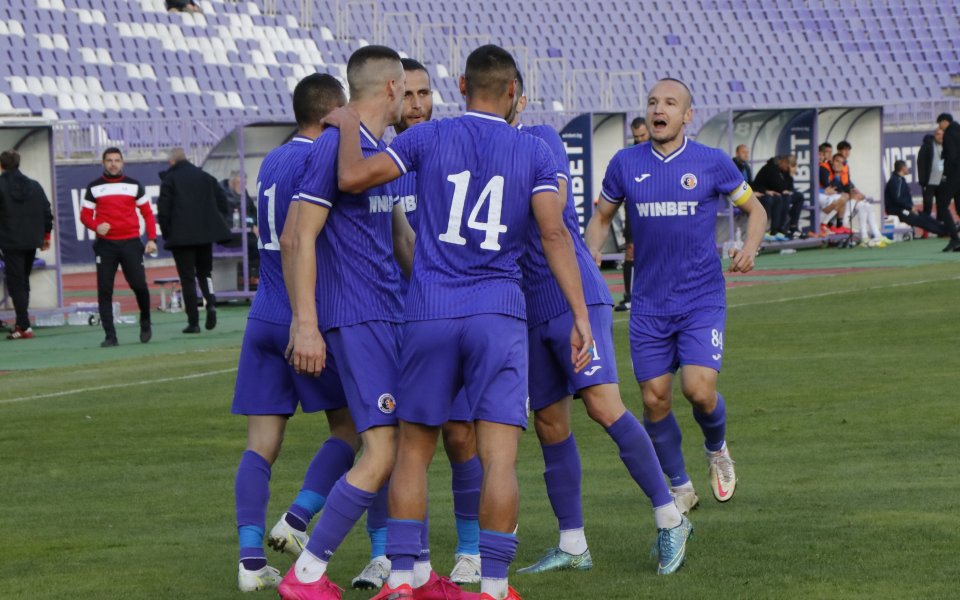 Етър надви Добруджа, ще играе бараж за влизане в елита