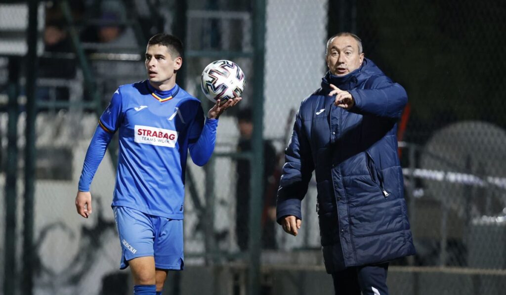 Петър Хубчев се прицели в твърди резерви в Левски