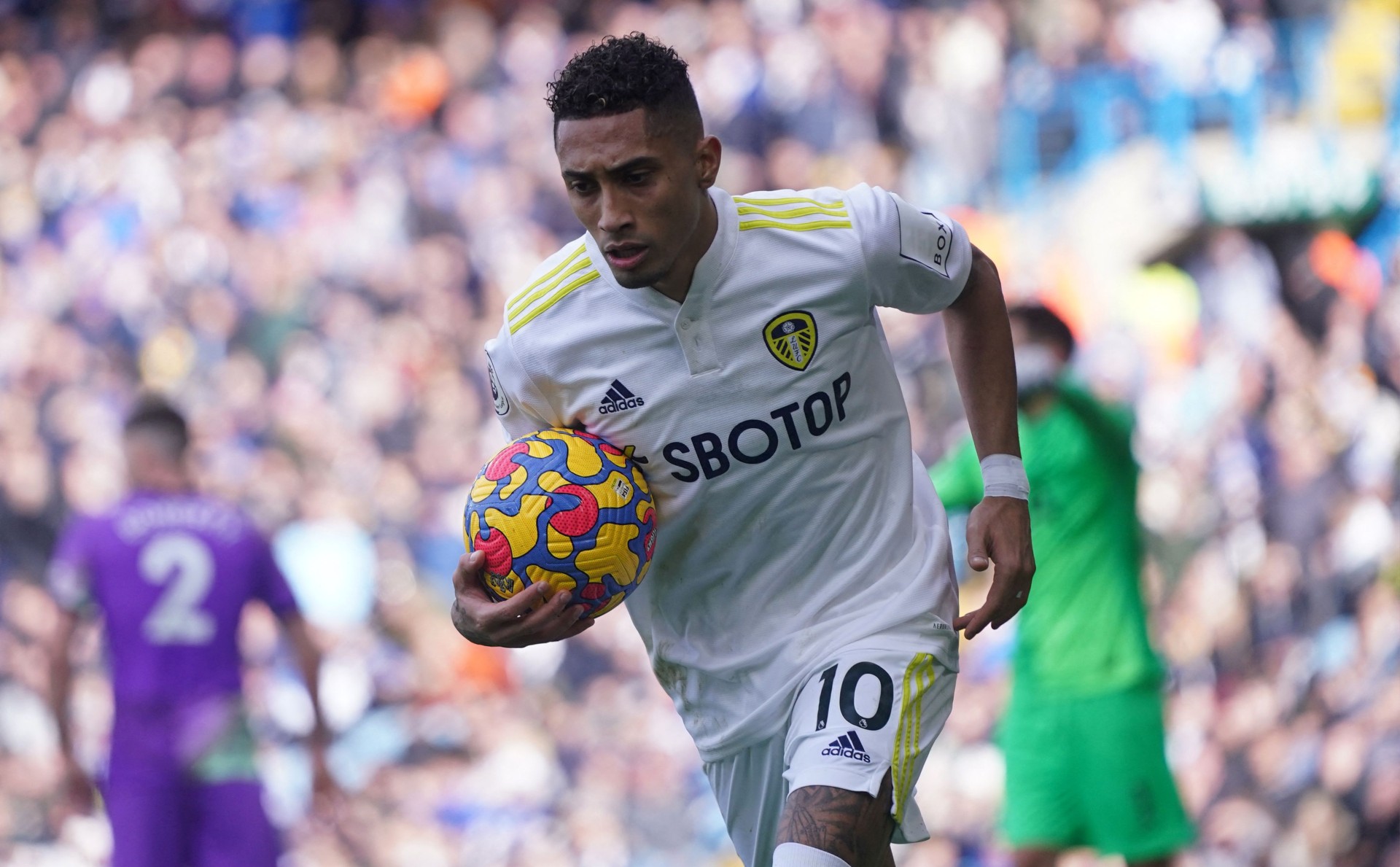 Рафиня не е сигурен за Челси, Барса още е в играта width=