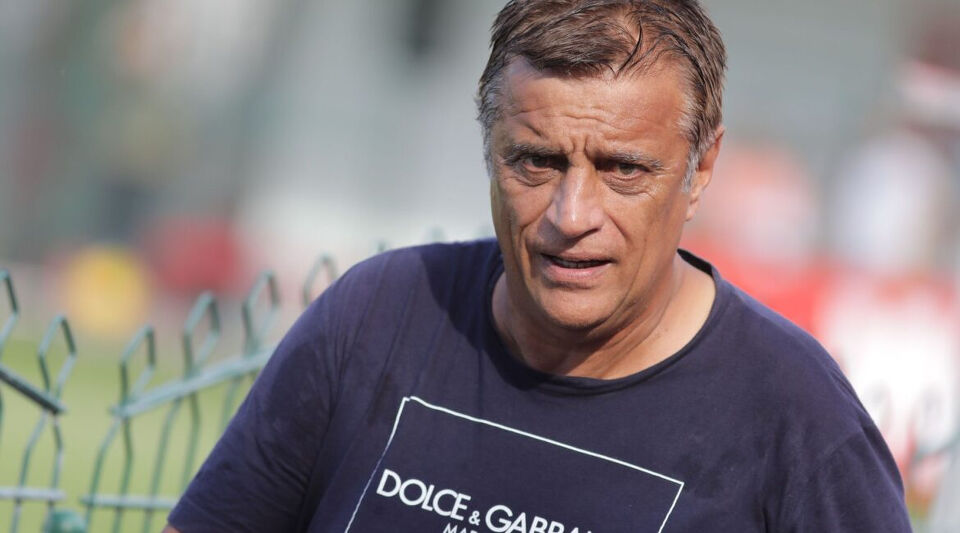 Стойне Манолов съобщи: Това е краят на Царско село width=