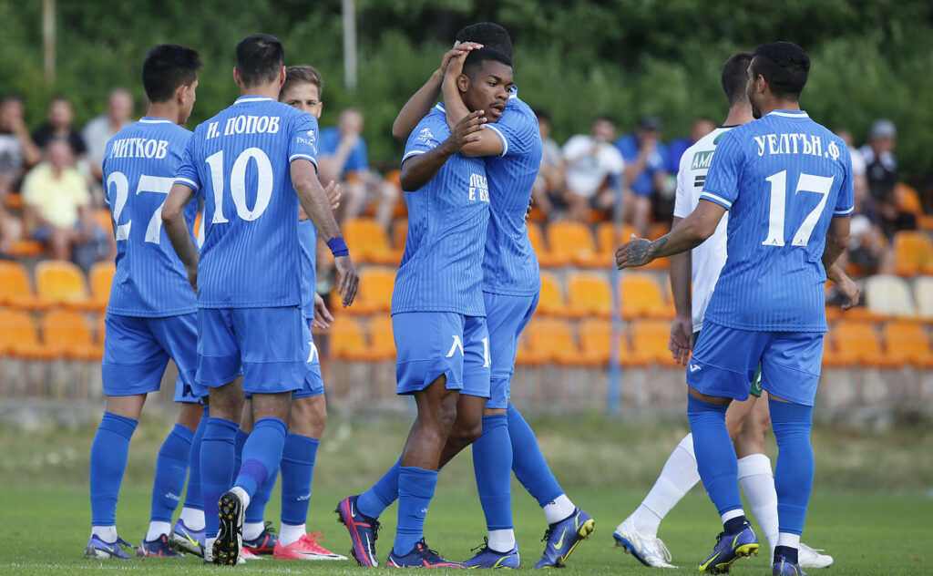 Роналдо се развихри и донесе победата на Левски над Пирин