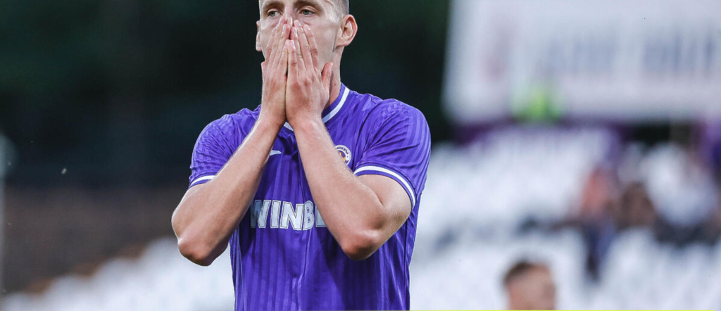 Локомотив София също се нареди на опашката за Кнежевич