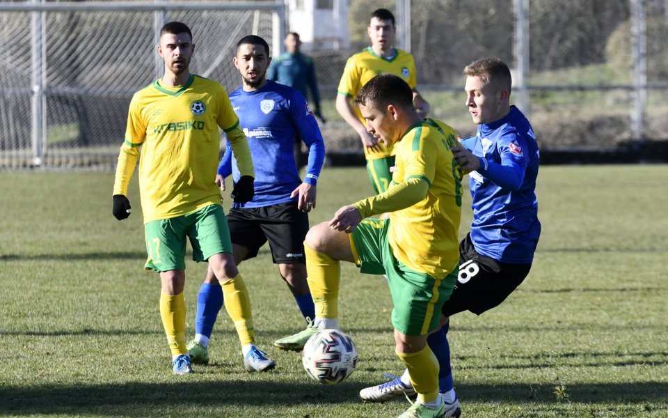 Спортист (Своге) и Добруджа (Добрич) обявиха стартовите си състави