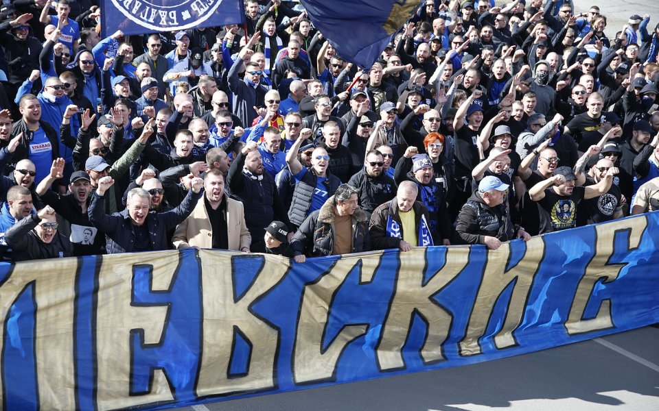 Левски представя отбора в контрола с Етър