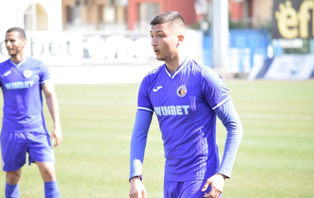 Бранител на Етър претърпя операция на рамото