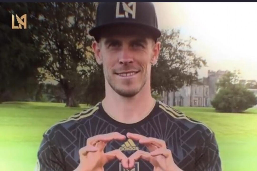 Бейл ще получава 13 пъти по-малко в Лос Анджелис