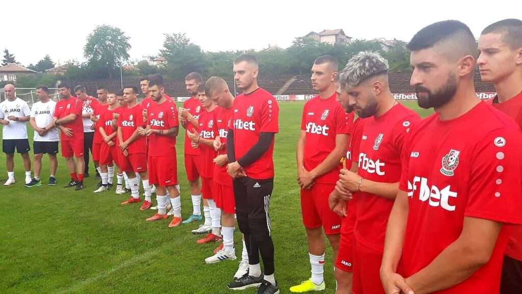 Беласица (Петрич) се раздели със старши треньора си