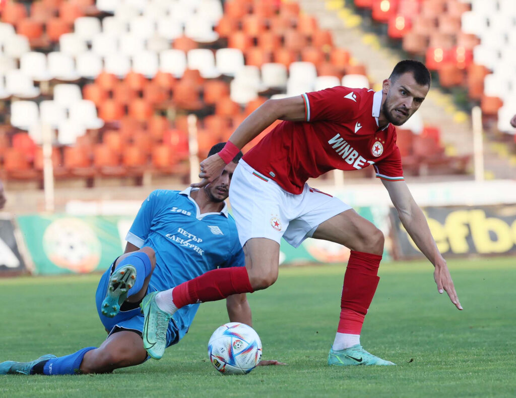 ЦСКА би с 2:0 Спортист Своге, но отново не впечатли с игра