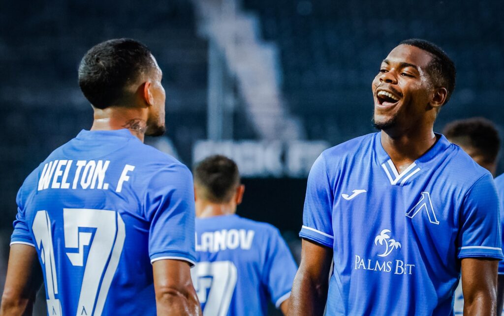 Страхотен Левски елиминира ПАОК от Европа насред Солун