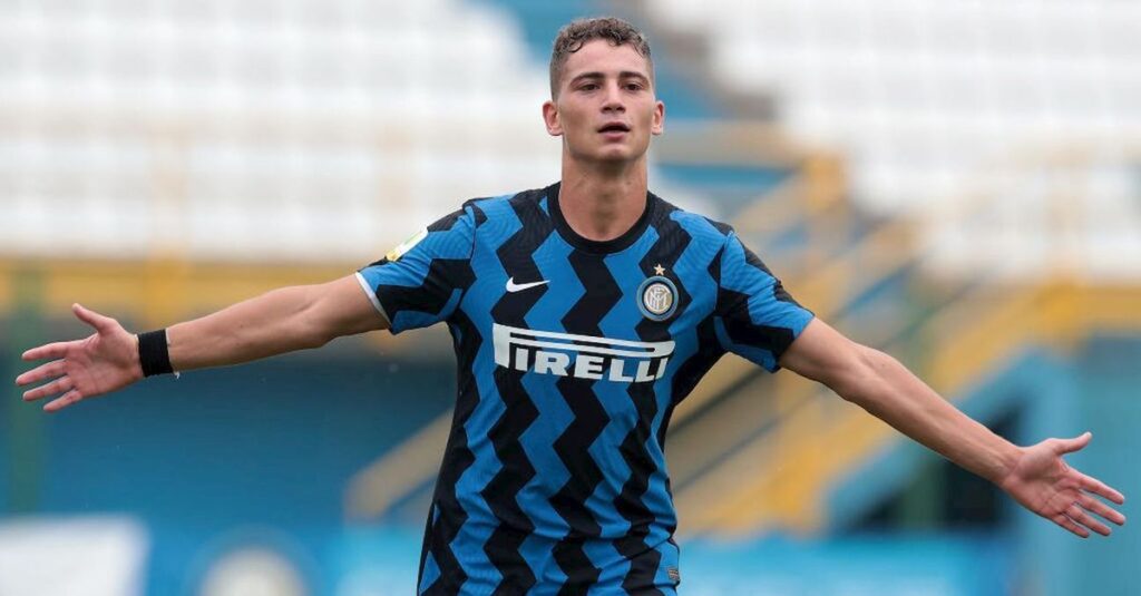 Интер прати двама под наем