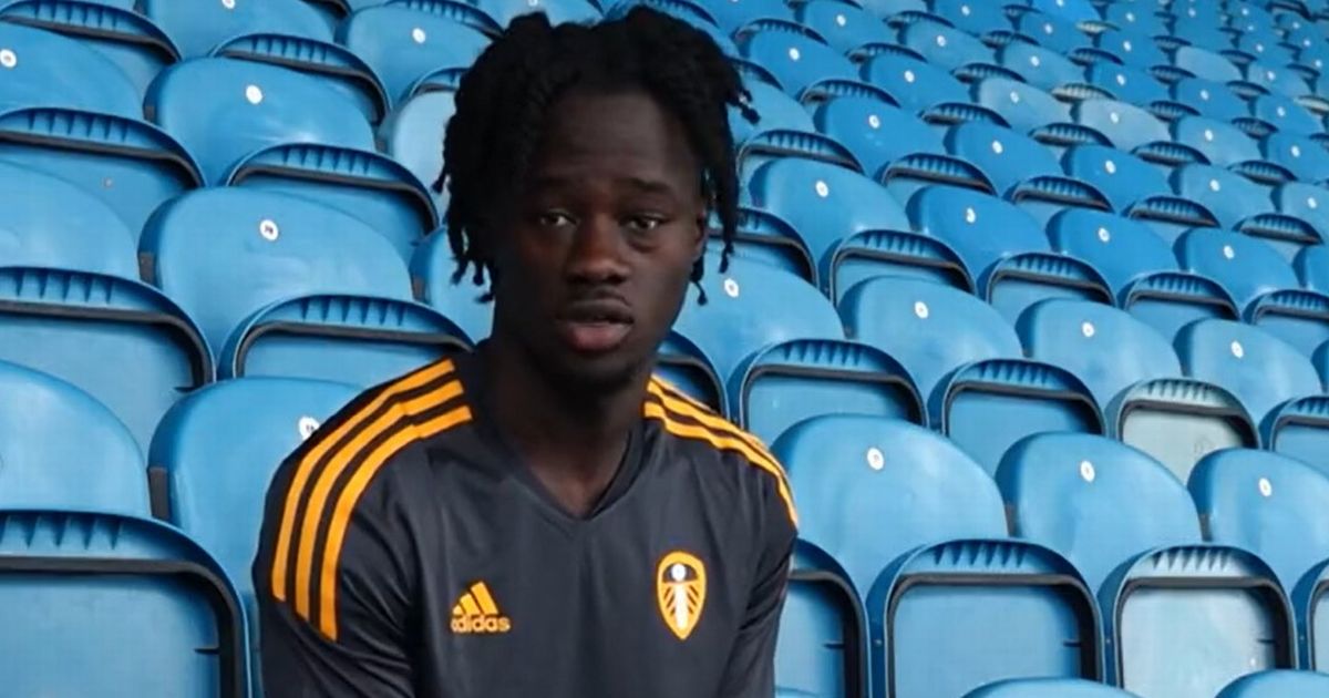 Млад халф на Манчестър Сити продължава в Лийдс width=