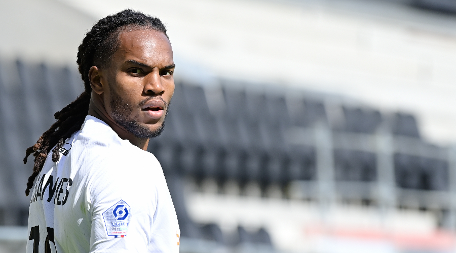 Спрягат Ренато Санчес за преминаване в турски гранд