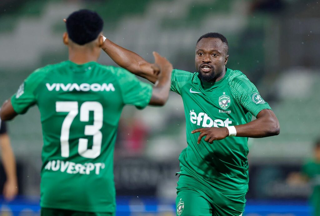 Бешикташ проявява интерес към Бърнард Текпетей