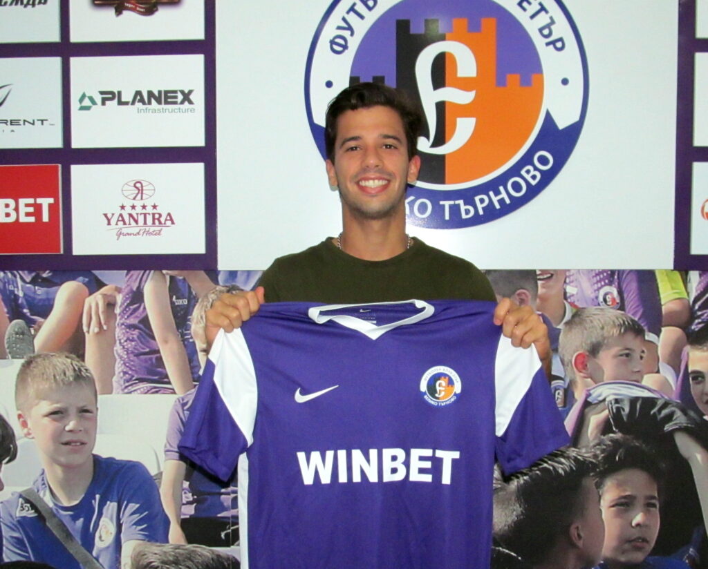 Етър официално се подсили с крило от Венецуела