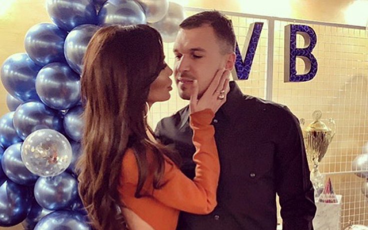 Бившата на Божигол отново провокира с тялото си (СНИМКИ)