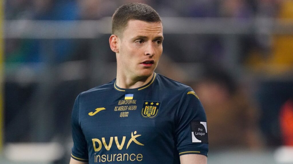 Ман Сити купува ляв бек от Андерлехт