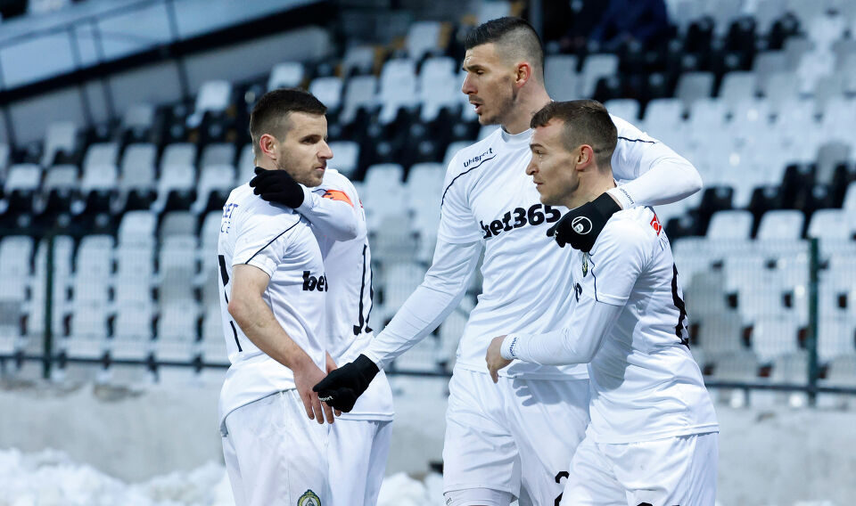 Славия влезе в Топ 6 след комфортна победа срещу Хебър