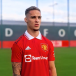 От Манчестър Юнайтед върнаха Антони в състава си