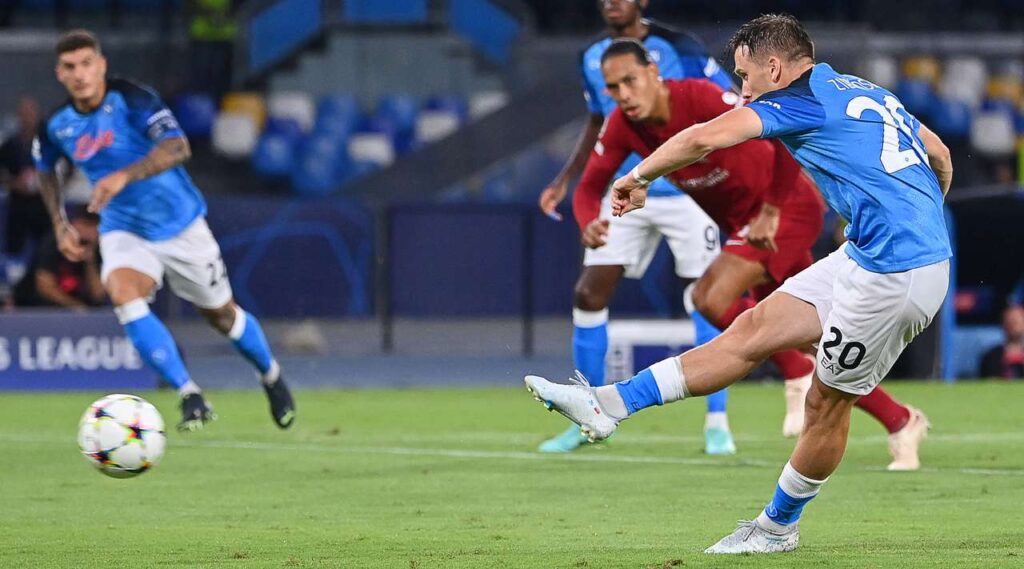 Наполи разби с 4:1 Ливърпул в историческа евровечер в Неапол